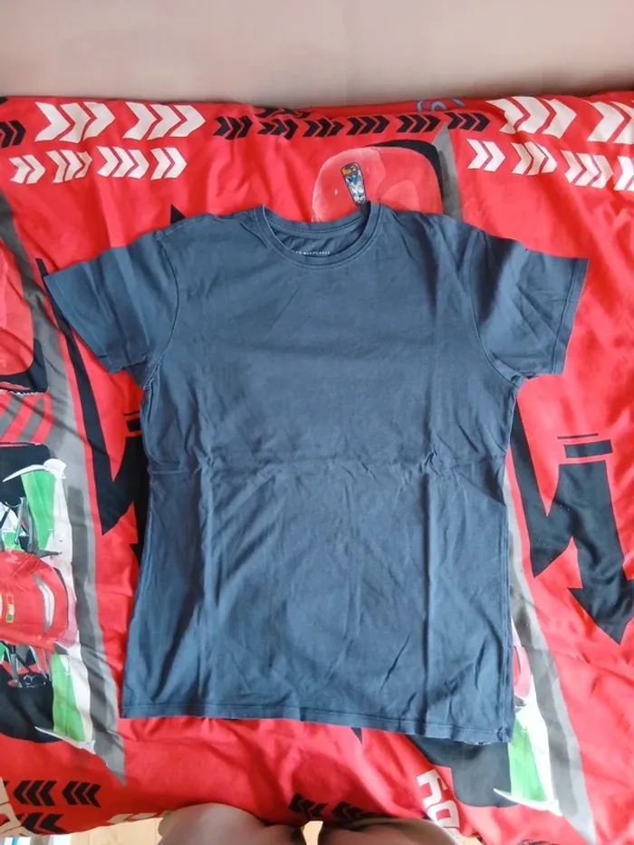 Lots de 4 tee-shirts taille 14 ans - photo numéro 2