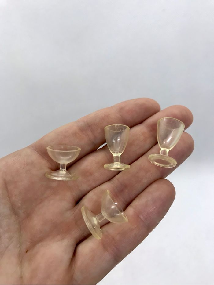 Lot 4 verres à pied transparent coupes et vin Barbie Mattel vintage 1986 set 0806 cuisine