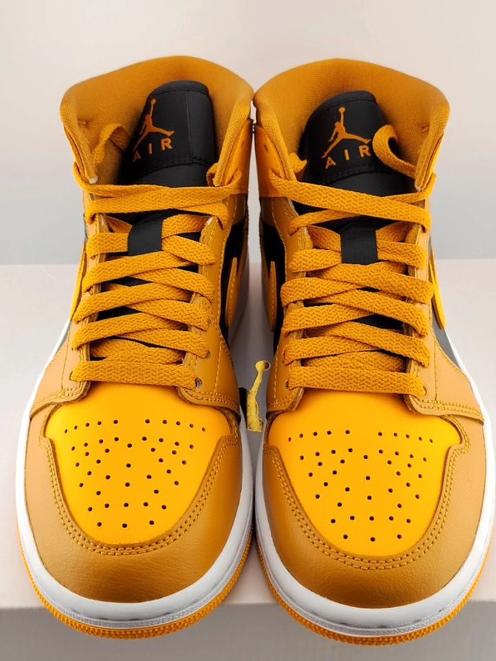 Paire de baskets Air Jordan 1 Mid montantes - photo numéro 9