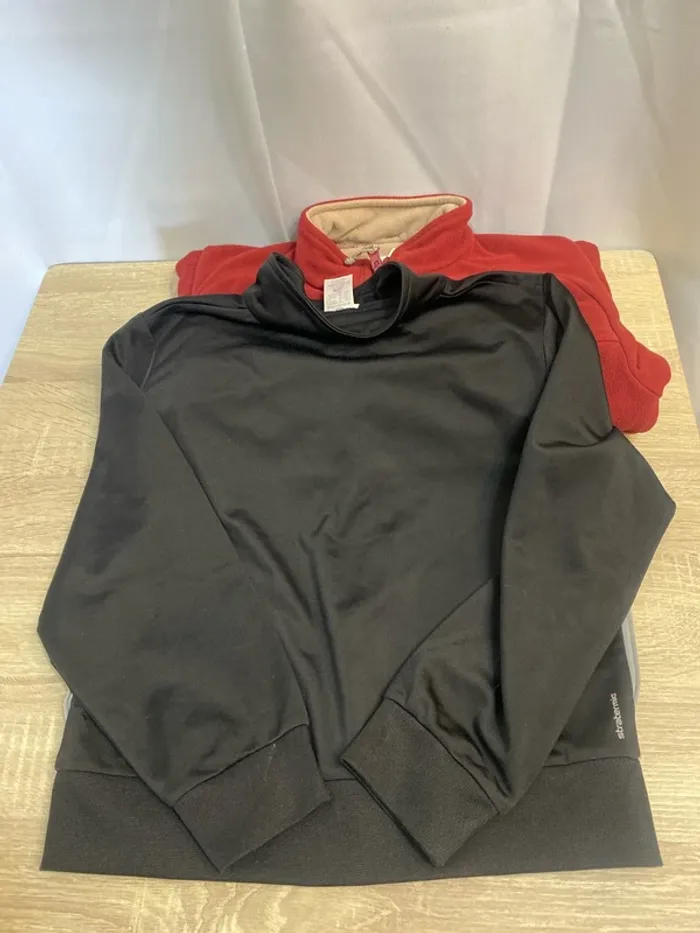 Lot comprenant 3 vestes dont 1 polaire et 1 sweat 6 ans - n1n - photo numéro 9