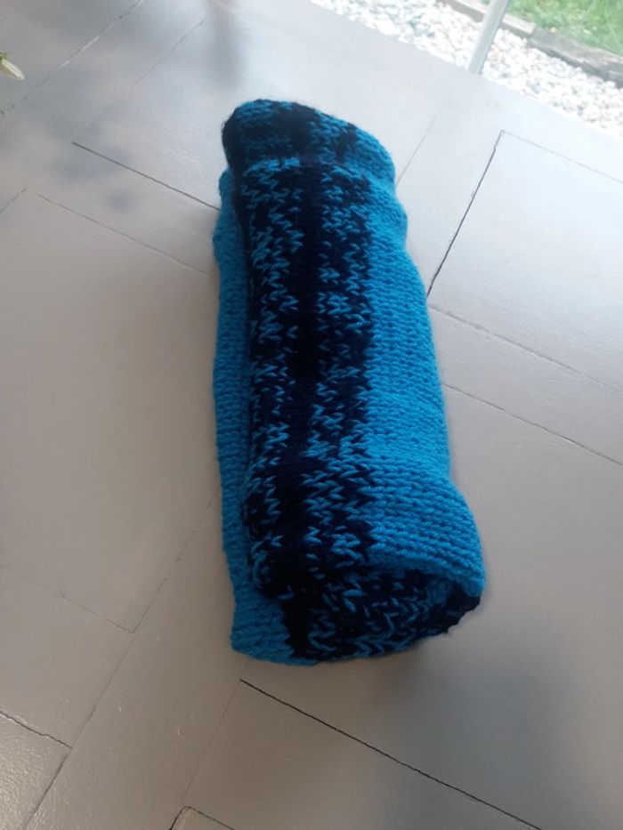 Lot bonnet et écharpe tricoté main - photo numéro 3