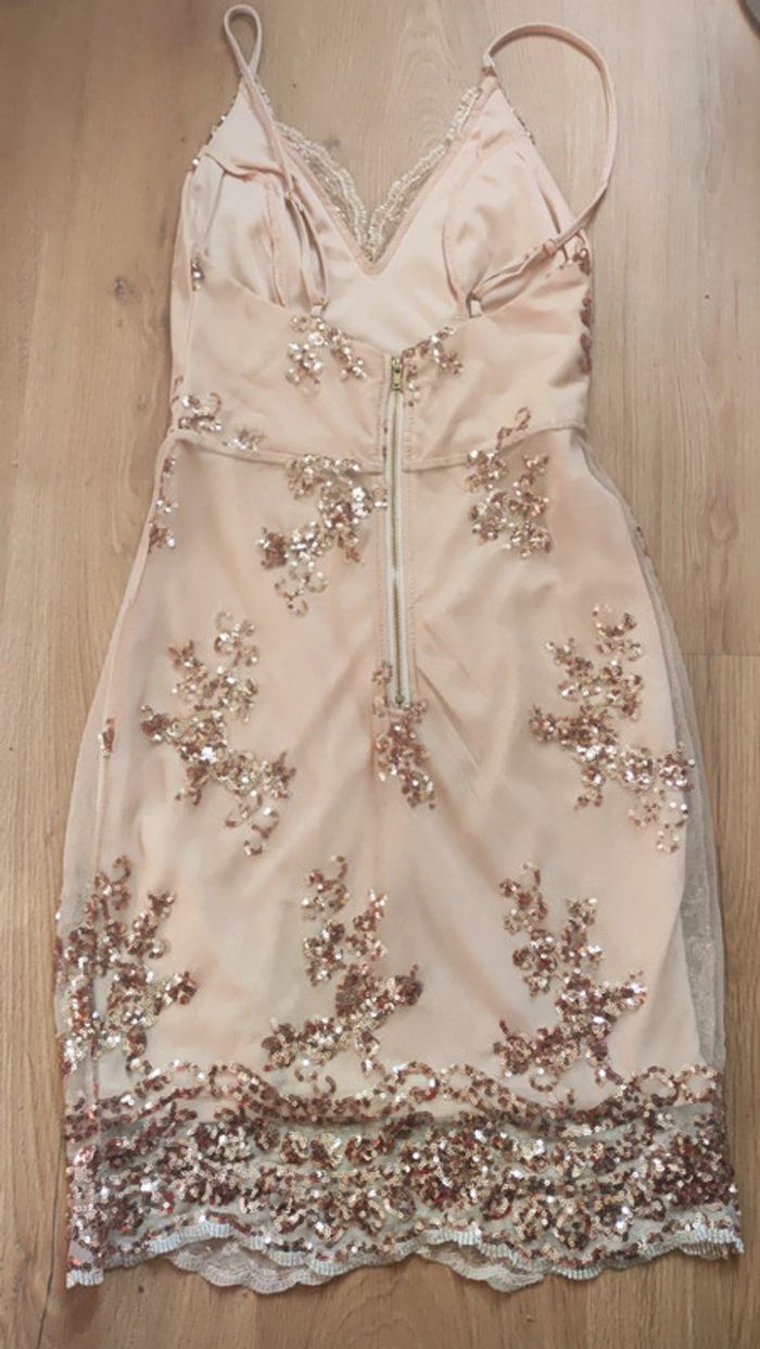 Robe à sequins - photo numéro 4