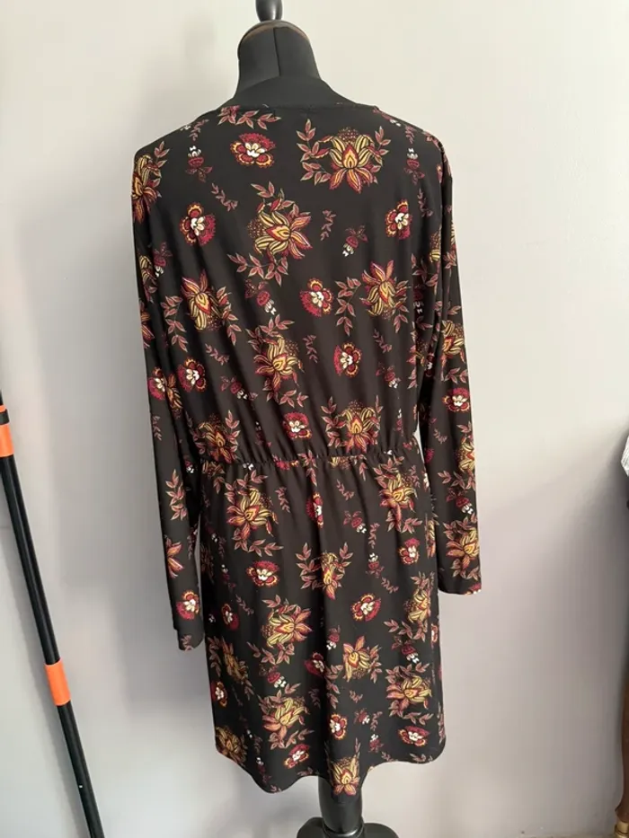 Magnifique robe cache cœur XL - photo numéro 3