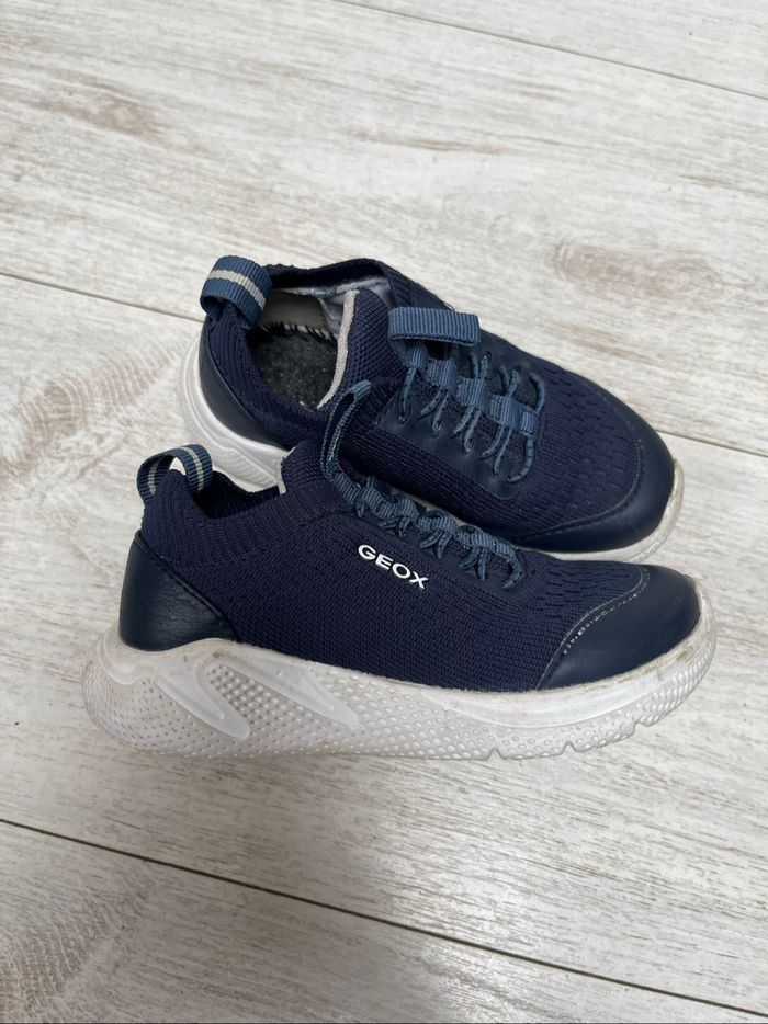 Baskets marines Geox taille 25