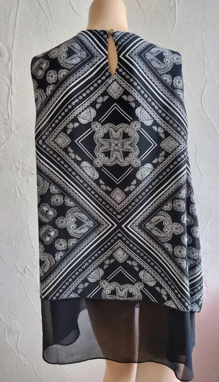 Tunique à motifs noir et blanc avec joli col Taille 48 - photo numéro 5