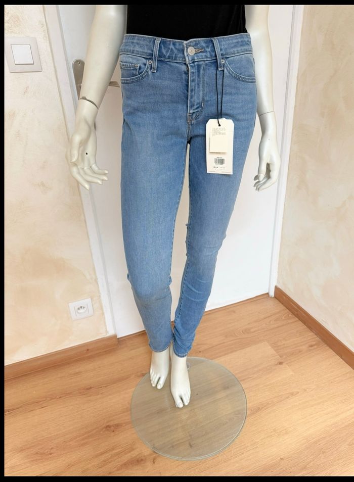 Jean Levi’s 711 Skinny – Taille 28/32 – bleu clair – Neuf avec étiquette - photo numéro 9