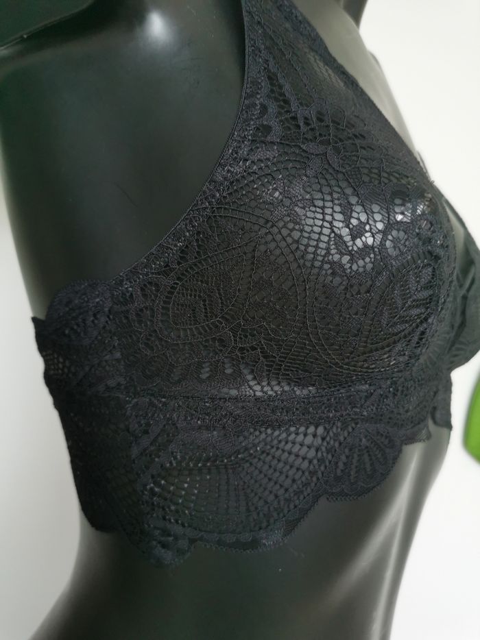 Soutien gorge triangle noir en dentelle Undiz Taille S - photo numéro 7