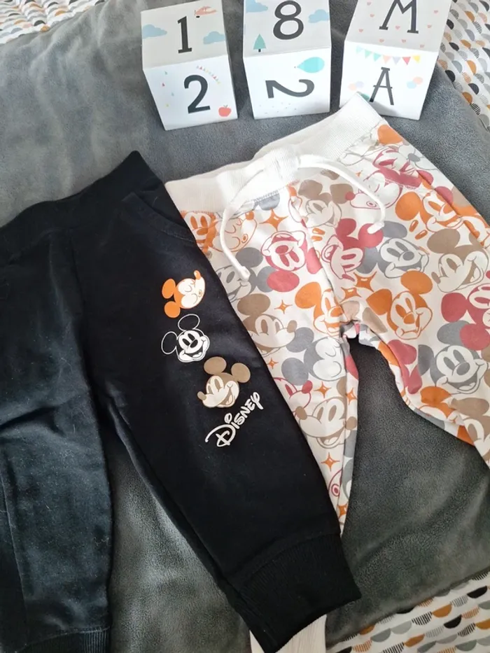 2 pantalons 18 mois
