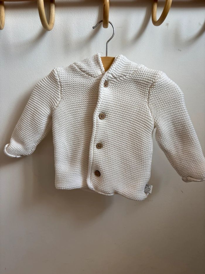 Veste blanche 3 mois - photo numéro 2