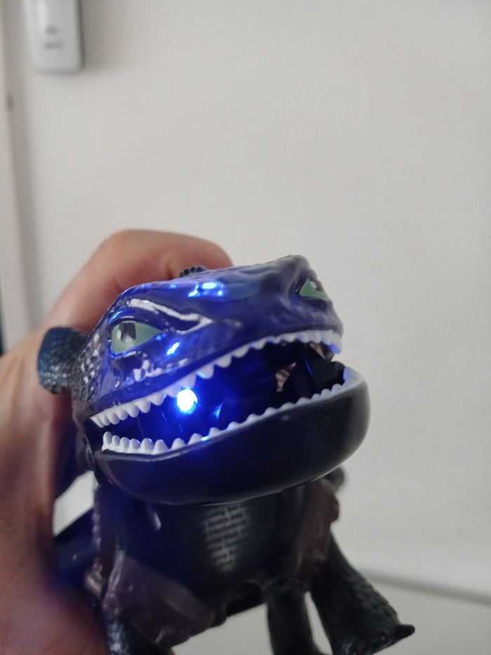 Figurine Krokmou (Toothless) - Deluxe Dragon "Hidden World" - photo numéro 9