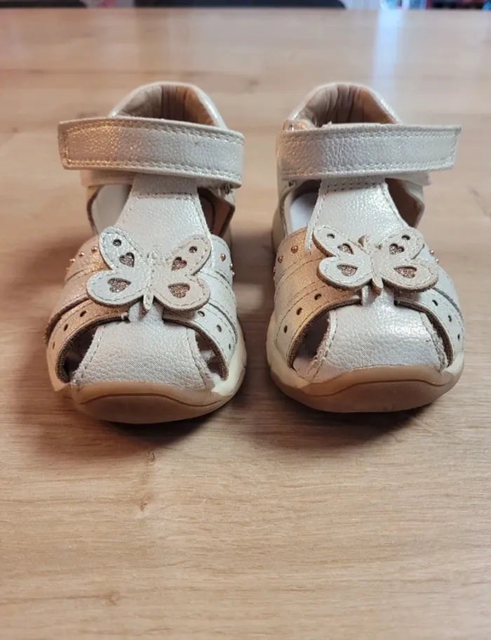 Sandales bébé fille en cuir taille 22 - photo numéro 5