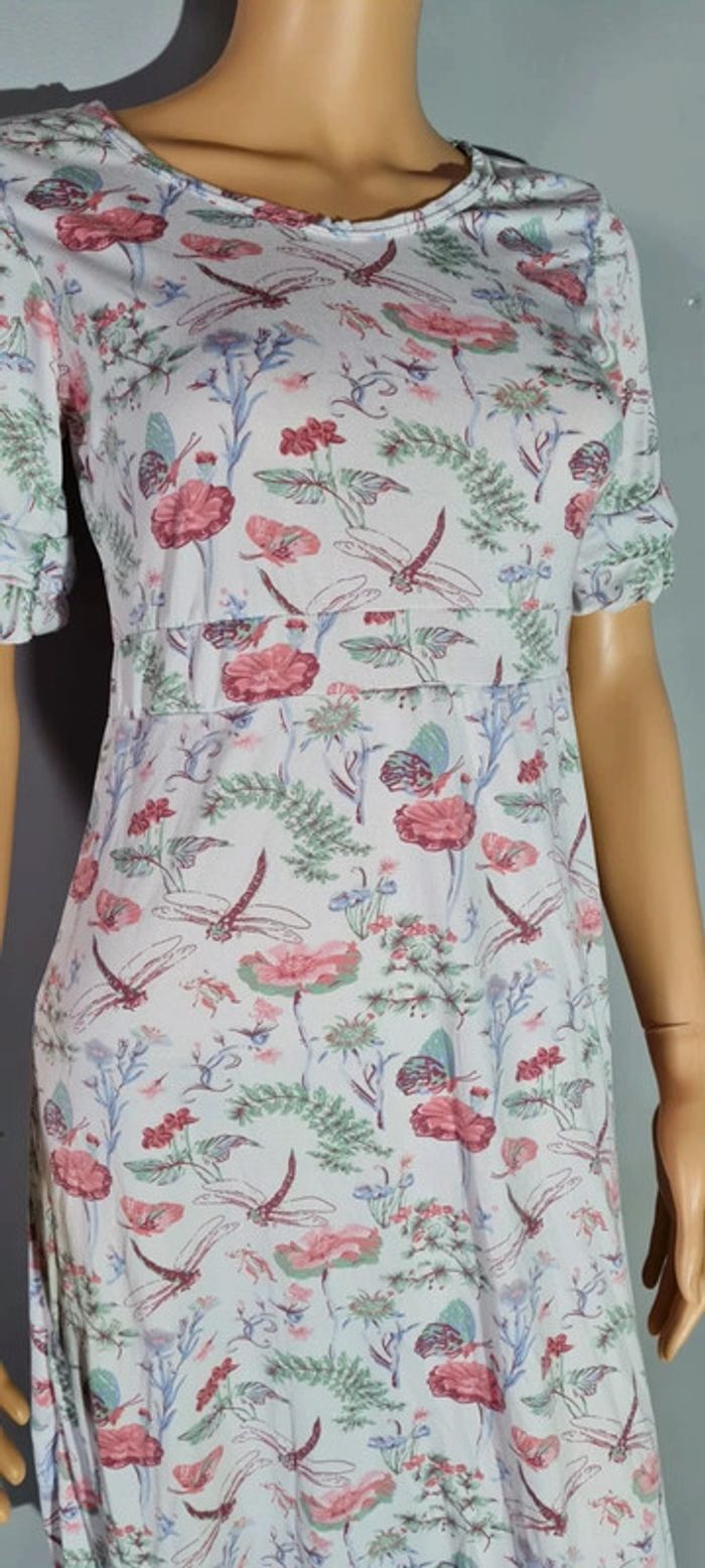Robe fleurie - photo numéro 2