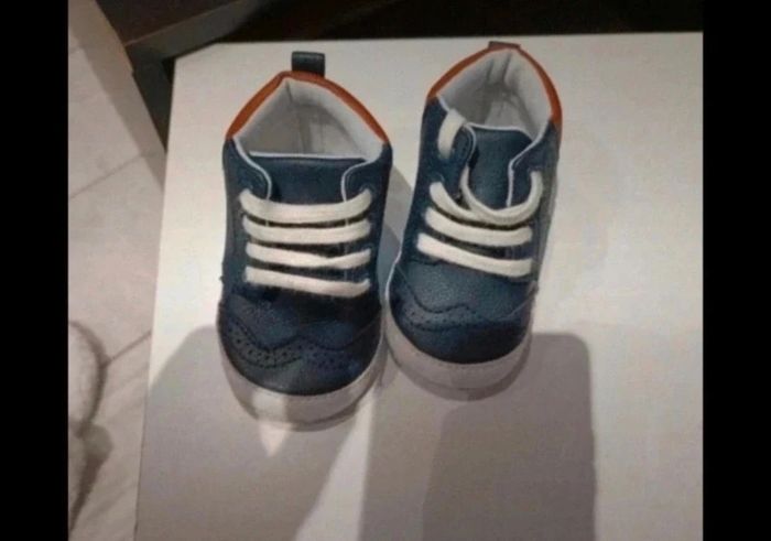 Chaussures bébé neuves