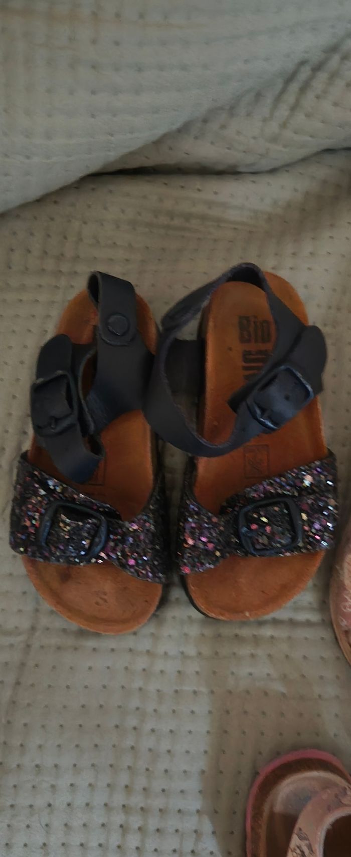 3 paires sandales 22 - photo numéro 2