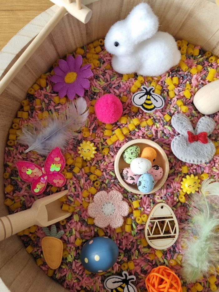 Kit de jeu de transvasement sensoriel riz coloré thème : Œuf lapin de Pâques - photo numéro 5