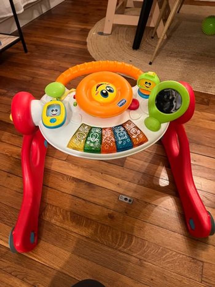 Trotteur Pilote multi activité