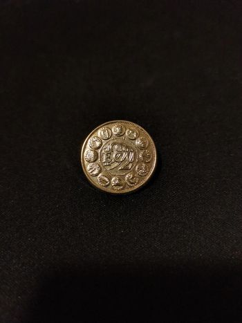 Pin's doré Ecu 92 Trésor du Patrimoine