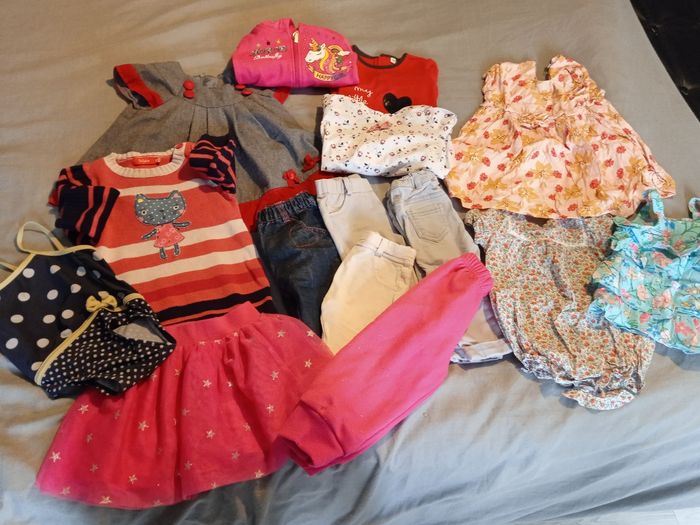 Lots 12 mois fille