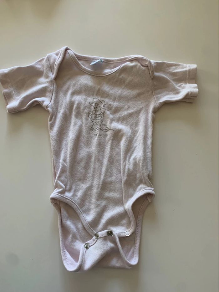Lot 2 bodies manches courtes 18mois - photo numéro 2