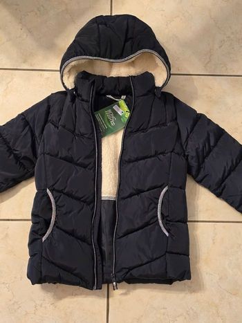 NEUVE (non portée) 🏷😍🥰🩷sublime  DOUDOUNE CHAUDE  (automne/hiver)  8 ANS fille 🩷🩷😍👌👌