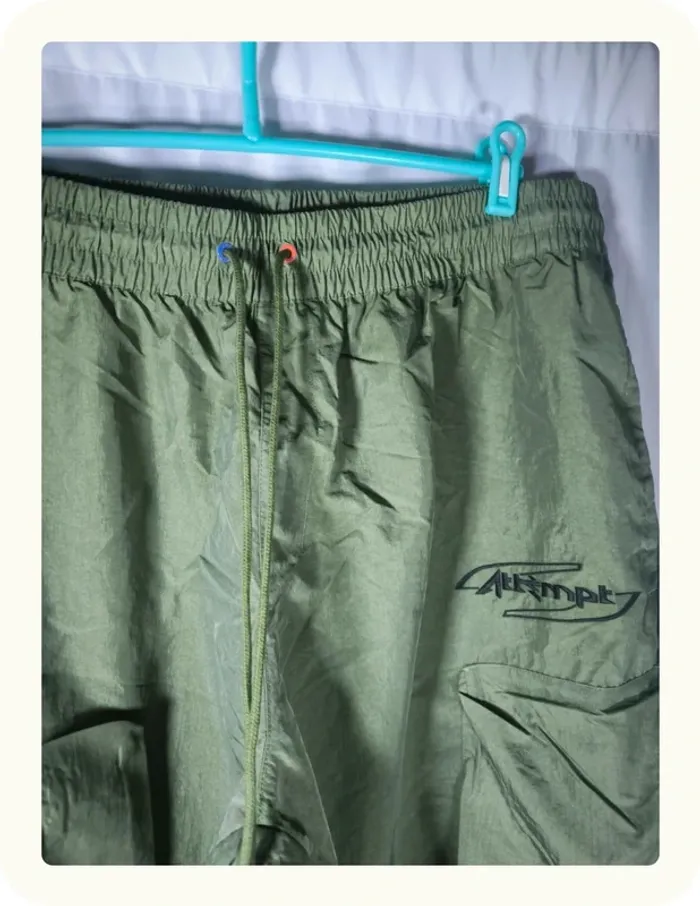 Pantalon large cargo Puma x Attempt Neuf Taille M et XL - photo numéro 5