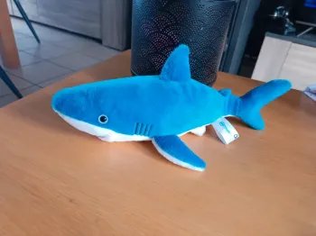 Peluche requin nausicaa