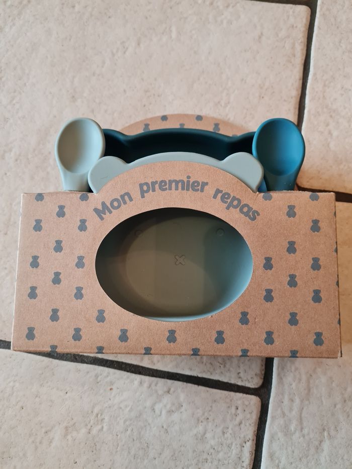 Set de repas silicone + tasse d'apprentissage neuf pour premiers repas bébé - photo numéro 4