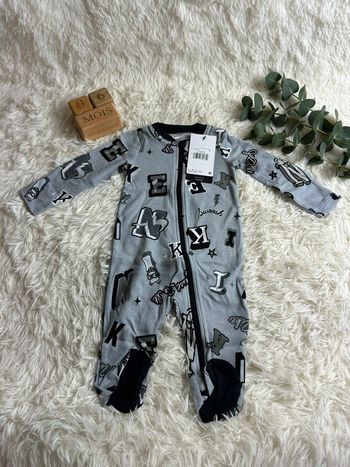 Pyjama gris Nike taille 6 mois