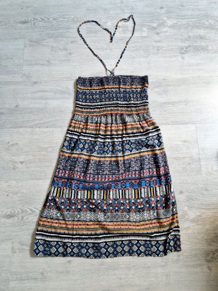 Robe camaïeu indiquée taille 36 mais convient à un 34 poitrine smockée
