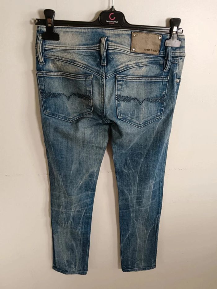 C16 jeans bleu diesel W24 - photo numéro 2