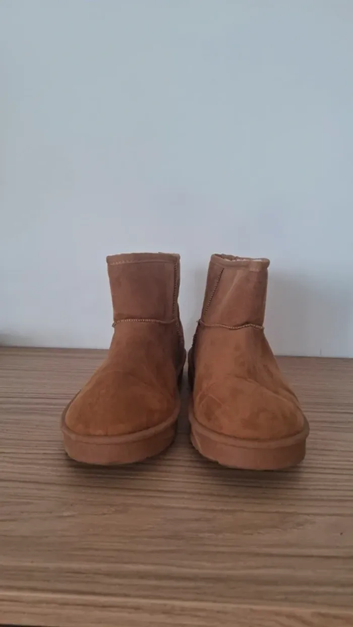 Bottes fourrées- Neuves - taille 41 - Très chaude LA paire tendance - photo numéro 2