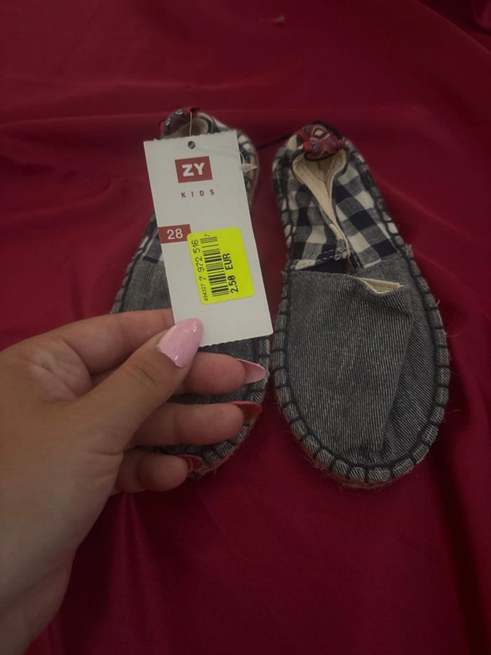 Espadrilles neuves - photo numéro 2