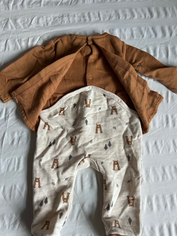 Pyjama chaud bébé, taille 6 mois.