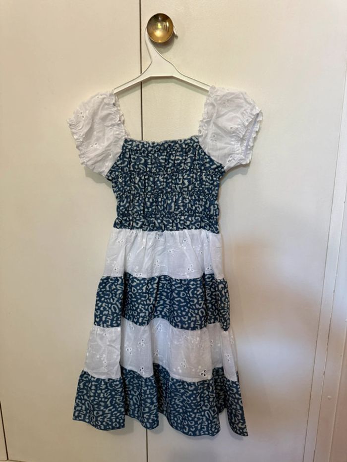 Robe blanche et bleue - photo numéro 2