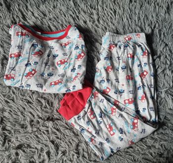 Ensemble pyjama motifs camions pompiers et polices 4ans