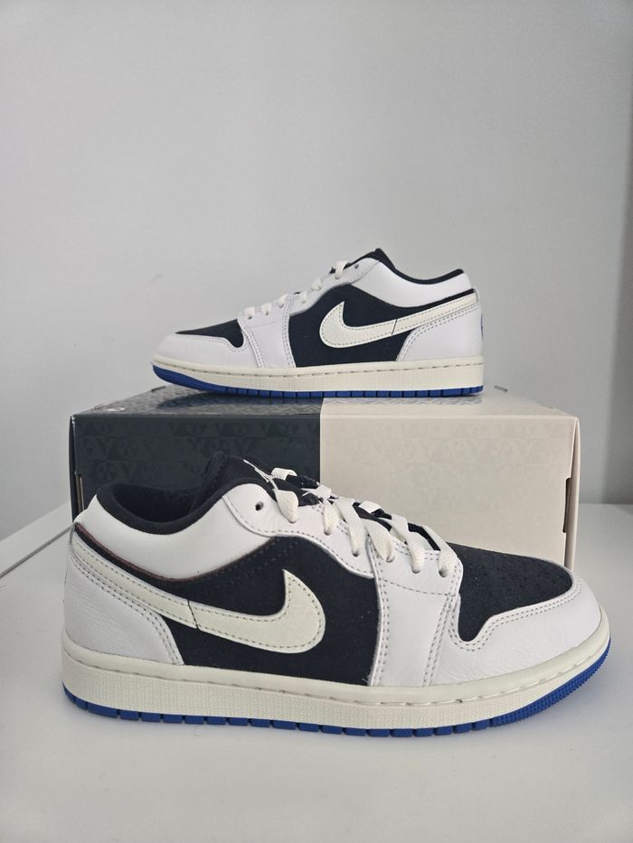 Nike Jordan 1 low taille 38 neuves blanc noir crème