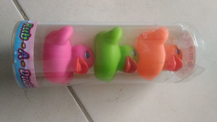 canards pour le bain neuf