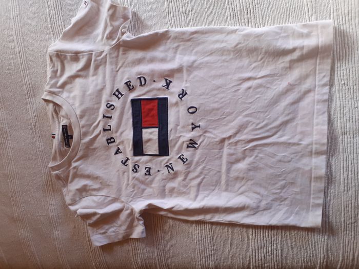 Tshirt Tommy Hilfiger 10-12 ans
