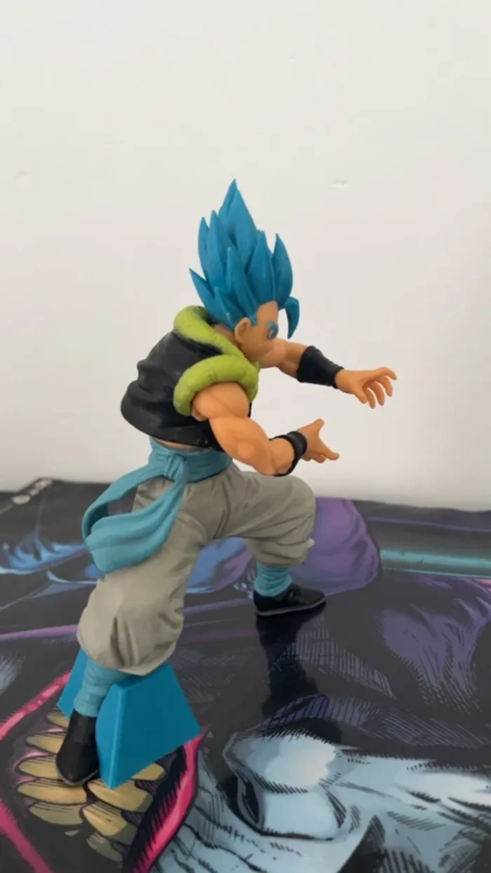 Dragon Ball Z : Gogeta Super Saiyan Blue - photo numéro 4