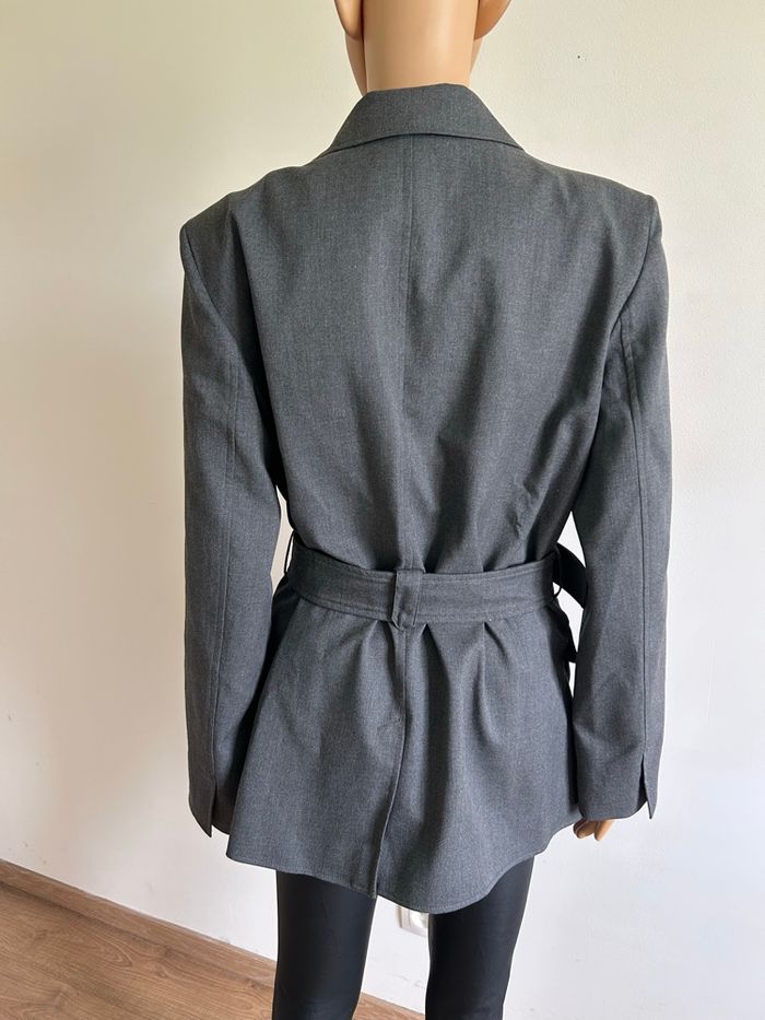 Veste grise neuve avec ceinture Naf Naf taille 42 (valeur 75€) - photo numéro 5
