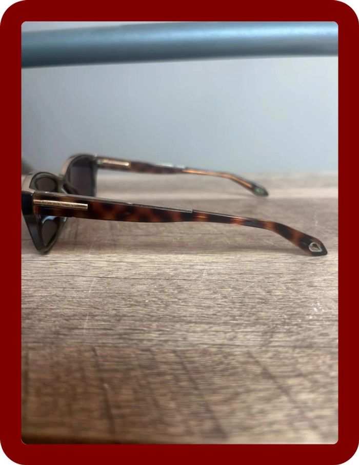 Lunette de soleil Givenchy verre carré année 2000 noir et doré - photo numéro 4