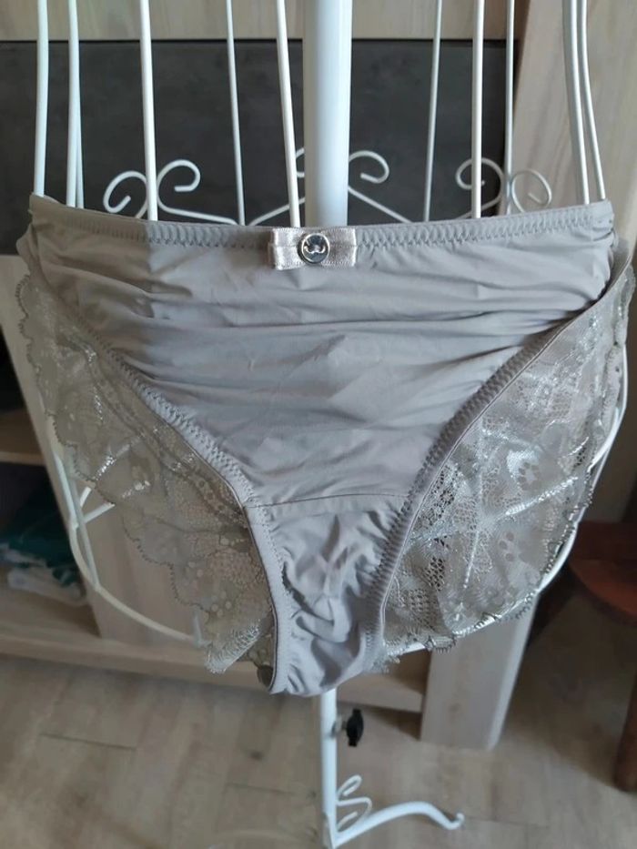 Ensemble neuf soutien gorge et culotte lingerie gris Charlott'Lingerie - photo numéro 5