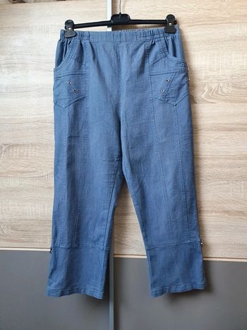 Pantalon élastique .