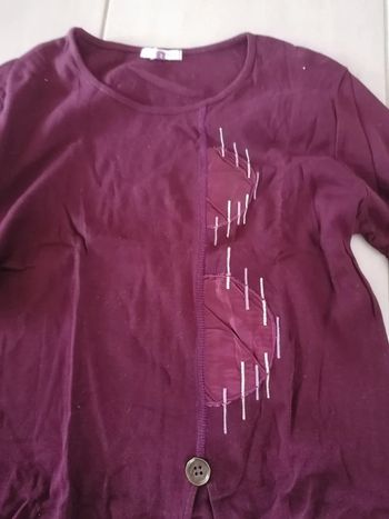 Tee-shirt manches longues jamais porté taille 3