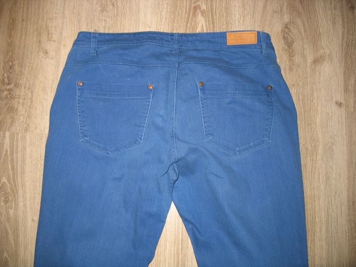 PANTALON DROIT BLEU ROI "CACHE CACHE" - TAILLE 42 - n°07 - photo numéro 4