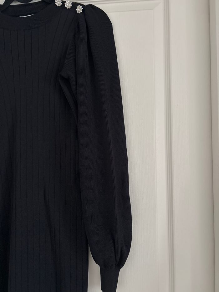 Robe moulante Mango détail boutons strass - photo numéro 3