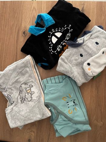 Lot 4 pyjamas 68cm