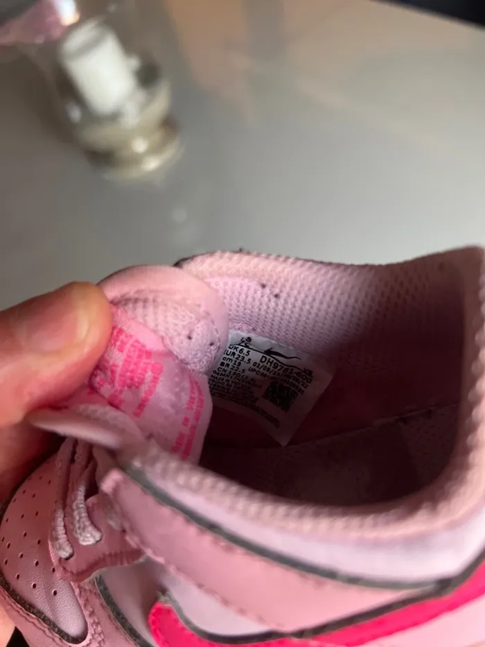 Basket Nike pour petite fille, pointure 23.5 - photo numéro 5