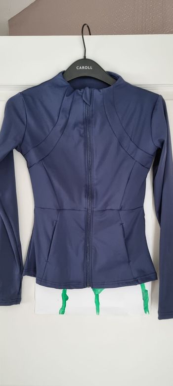 Veste fitness cintrée style Lulu lemon femme taille L

Veste cintrée