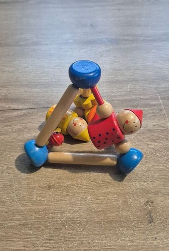 Hochet triangle en bois